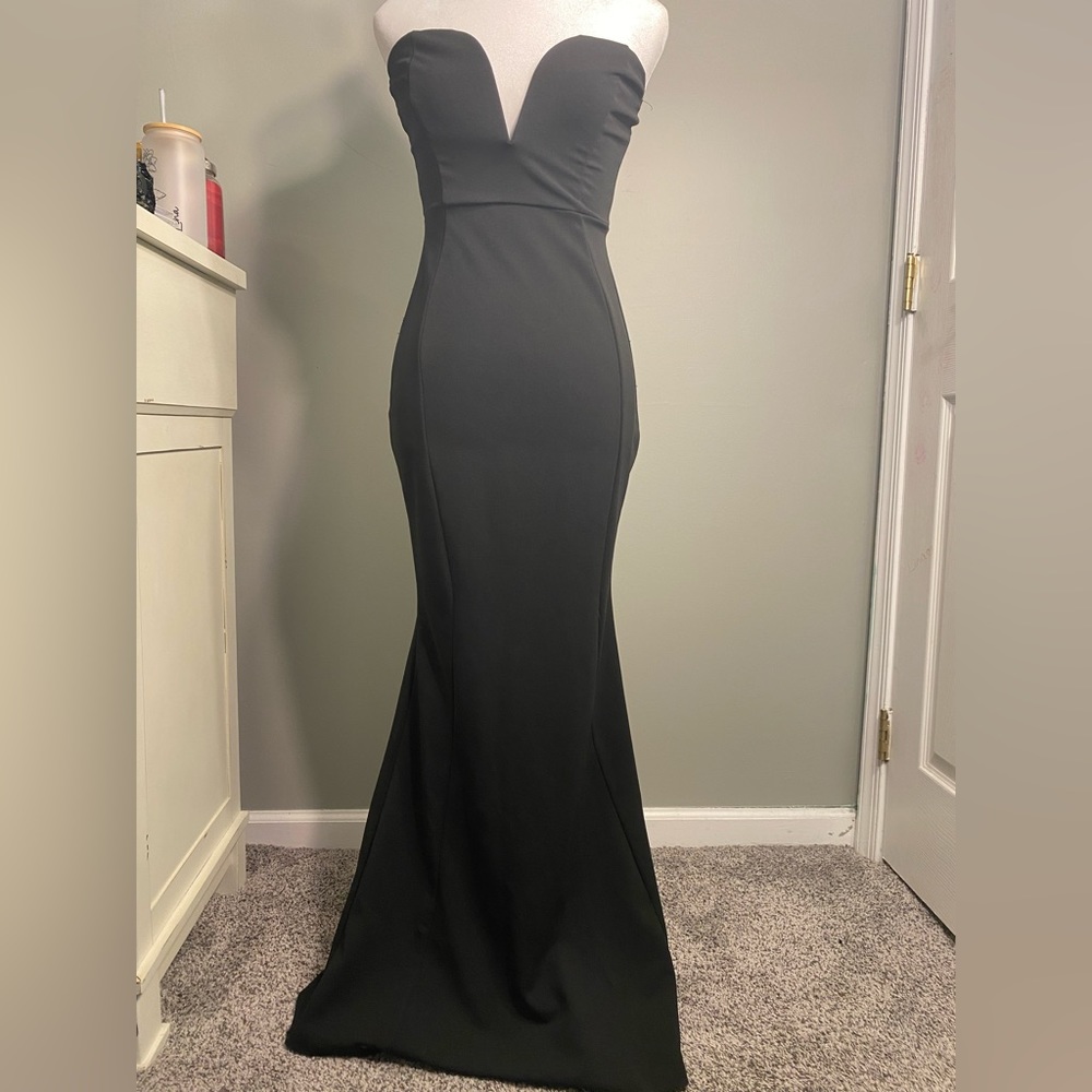 Strapless black body con dress
